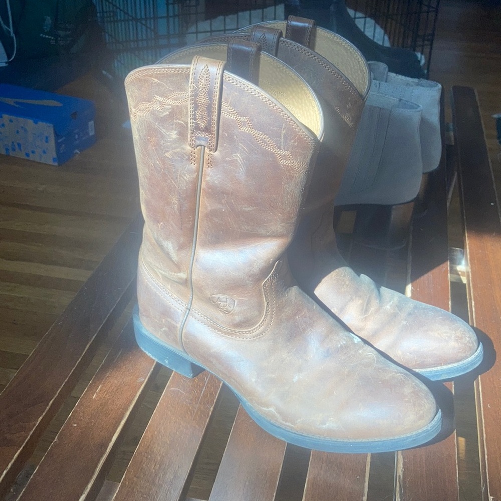 Ariat leather boots size 9
